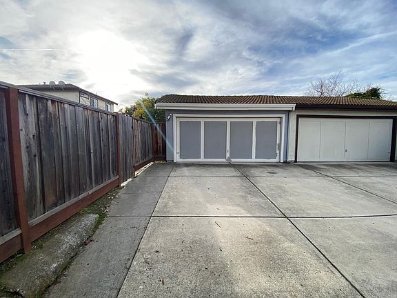 3rd image of 4741 Paseo Padre Pkwy