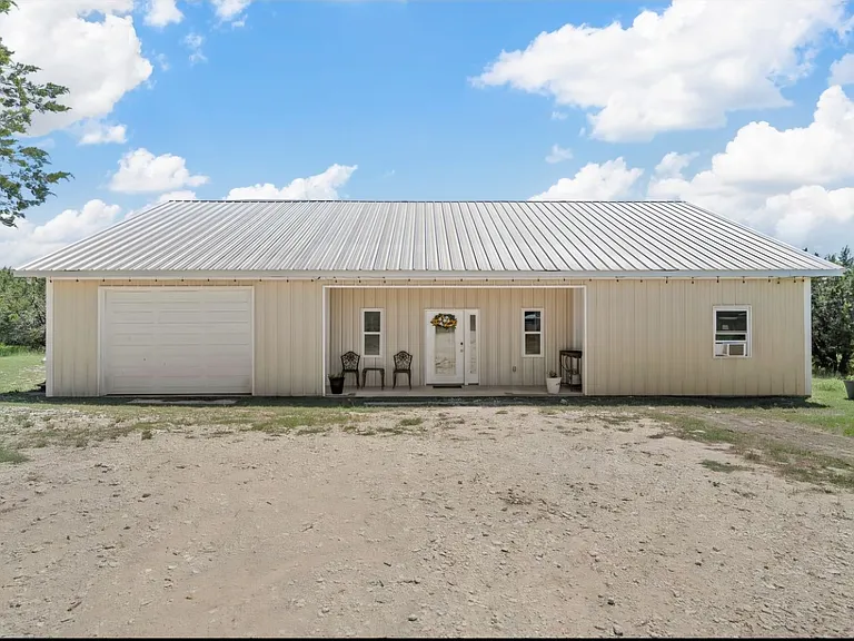 1571 Highland Park Way — Photo 1