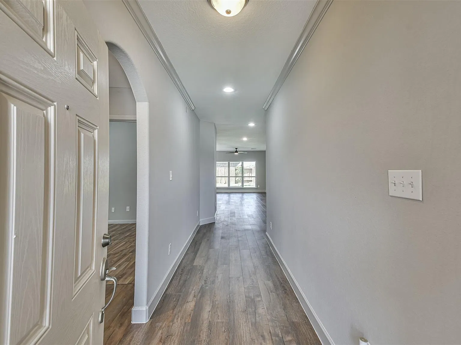 3 bed, 2.0 bath, 1705 sqft, $2,000 — Photo 4