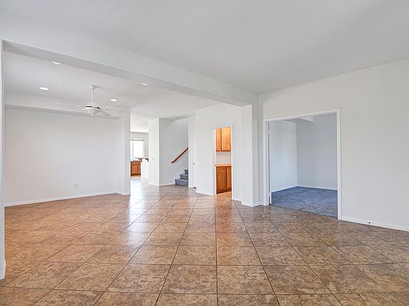 3rd image of 40260 Padova Dr