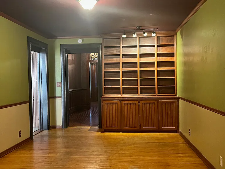 1006 E Bowie St — Photo 7