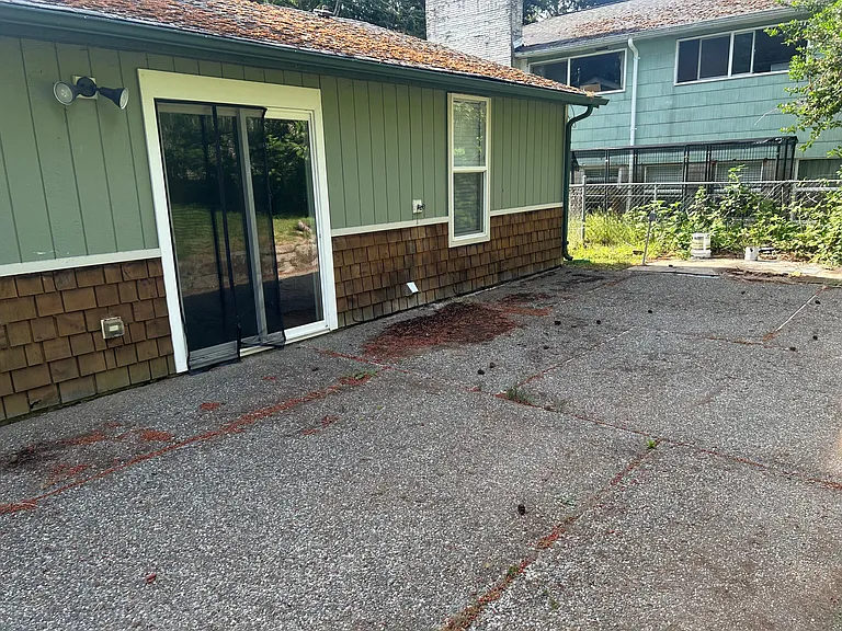 1491 Russell Ave SE — Photo 11