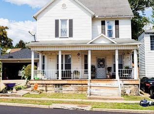 113 E 4th St, Uhrichsville, OH 44683