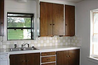 4th image of 640 E Kent Ave