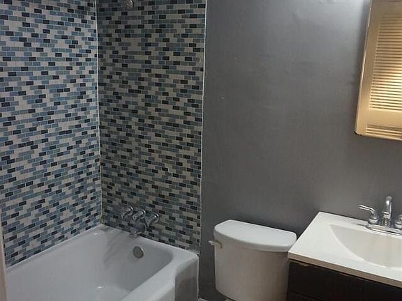 5th image of 699 Argonne Ave NE APT 4