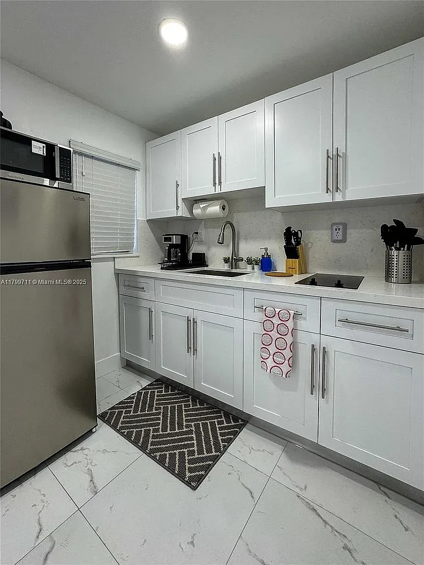 2 bed, 550 sqft, $2,000 — Photo 2