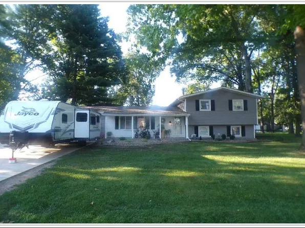 623 S Fall River Dr, Coldwater, MI 49036