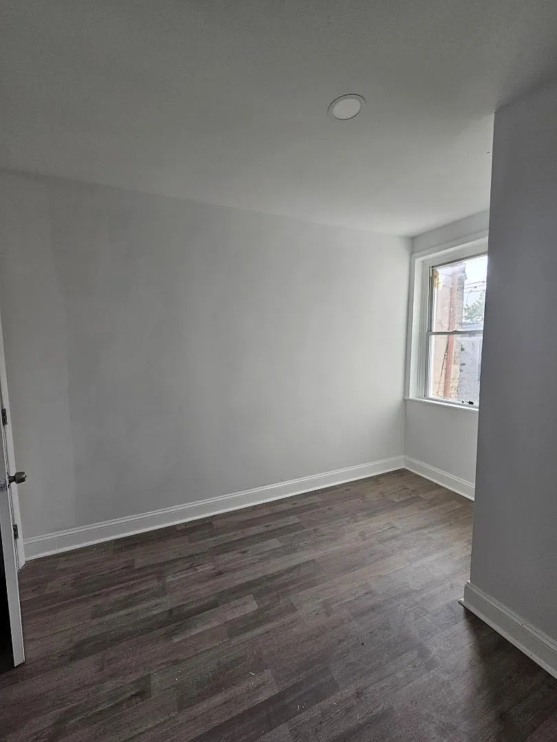 6412 Glenmore Ave - A - 6412 Glenmore Ave — Photo 3