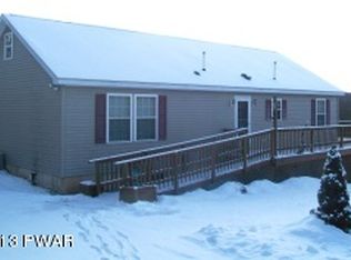 19 Woodland Dr, Pleasant Mount, PA 18453