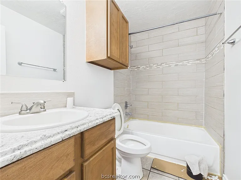 1902 Finfeather Rd #B — Photo 8