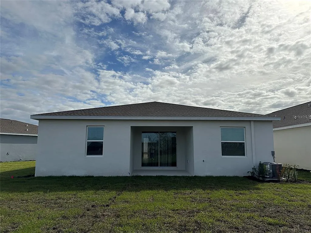 4 bed, 3.0 bath, 2109 sqft, $2,950 — Photo 4