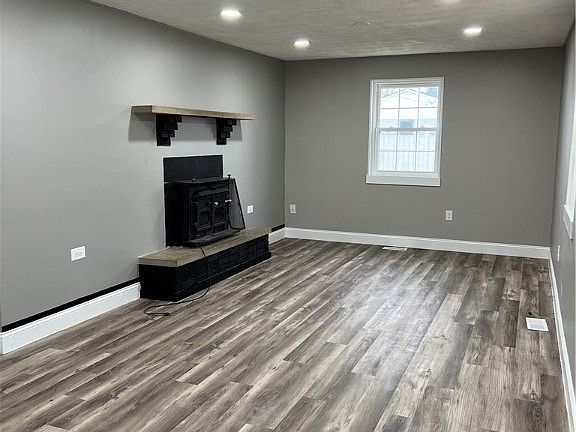 3rd image of 701 Gregory Ave