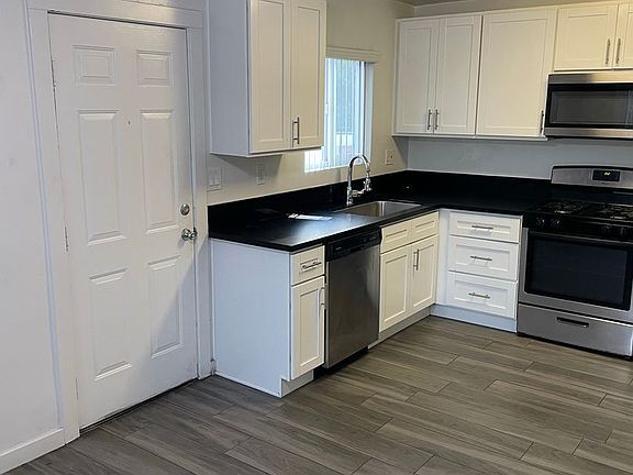 3rd image of 9328-9334 Palm St #9332B