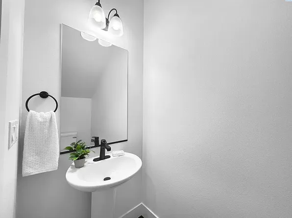 1415 SE Carolina Ave, Richland, WA 99352