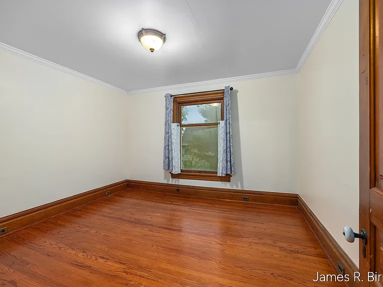 529 Avery St — Photo 18