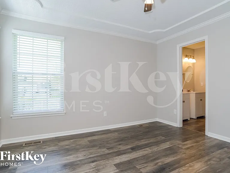 11108 N Lewis Ave — Photo 7