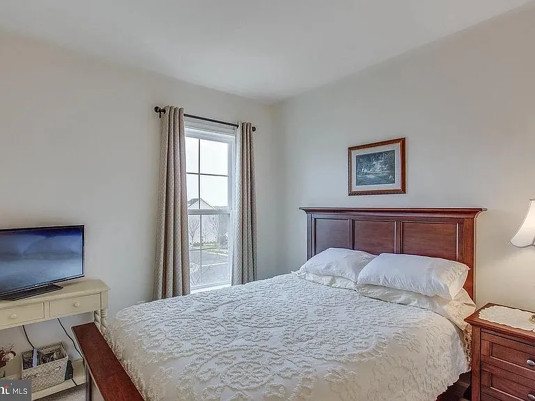 216 Apricot St — Photo 15