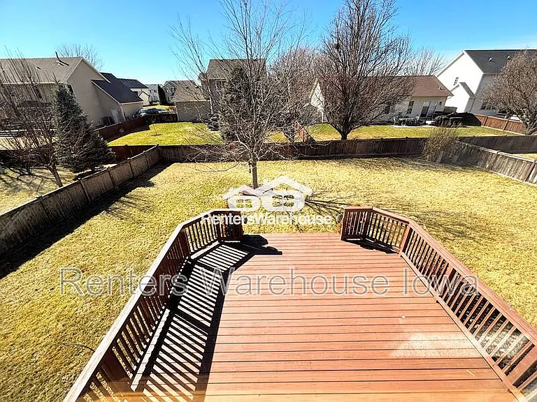 330 NE Cardinal Ln — Photo 26