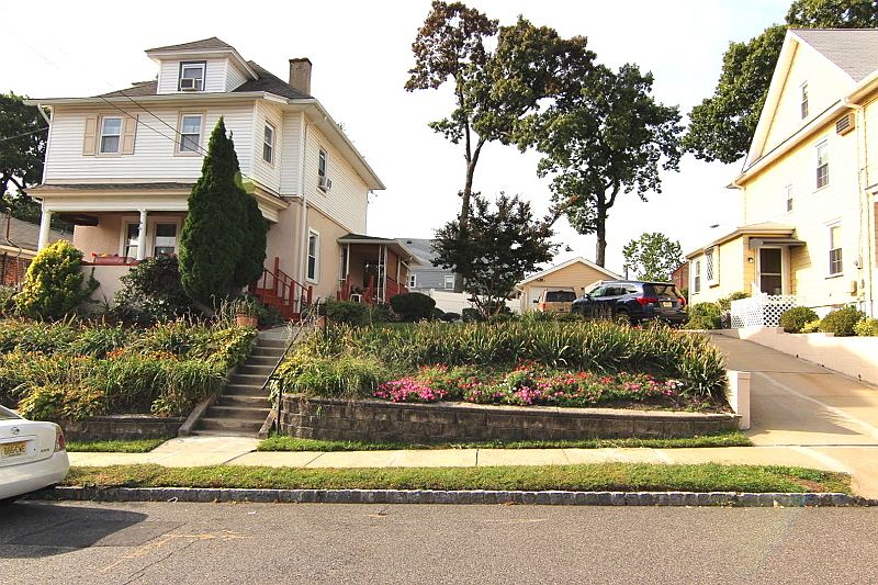 1st image of 171 Overlook Ave