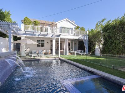 251 S Medio Dr, Los Angeles, CA, 90049