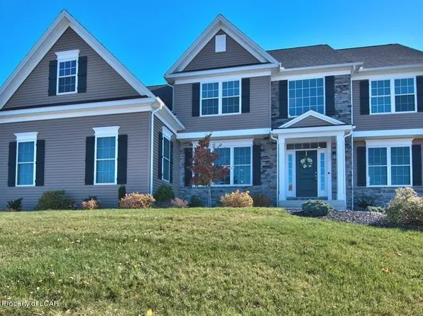 1123 Woodberry Dr, Mountain Top, PA 18707