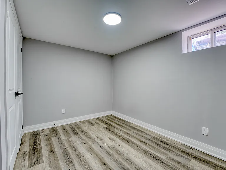 668 Frank St #A — Photo 18