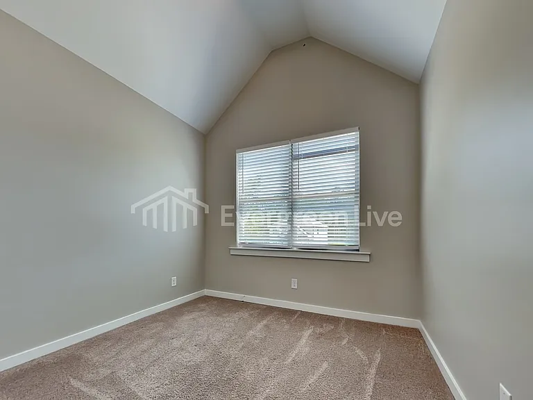 15661 Capstone Blvd — Photo 11