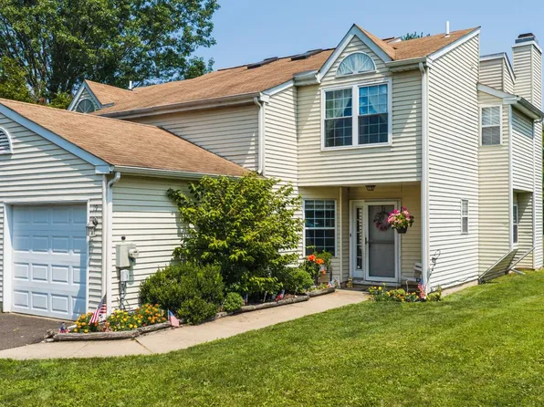 19 Kern Dr, Perkasie, PA 18944