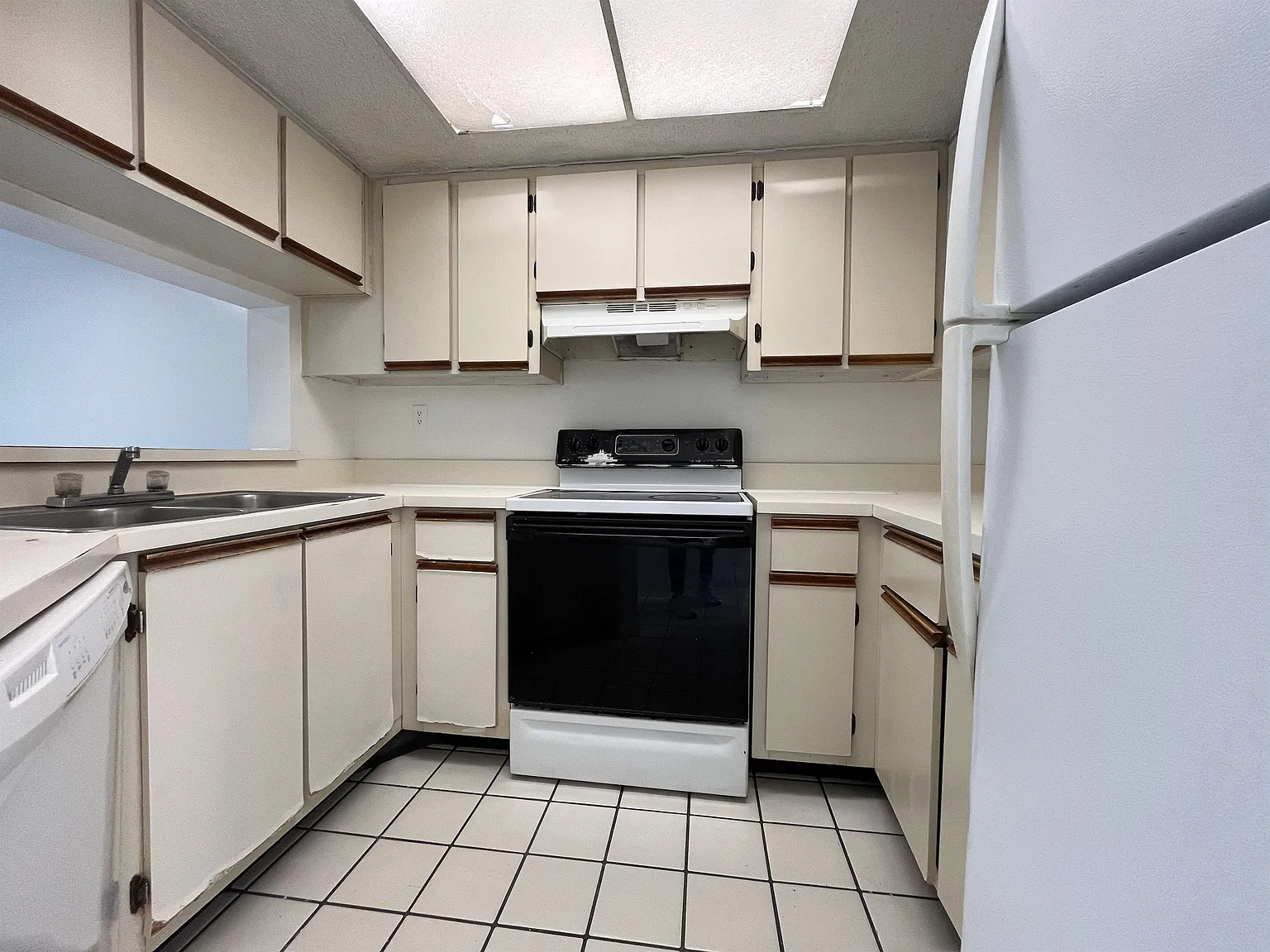 Villas at Lakeview 5200 Unit C53 (Someant) - 479 — Photo 3