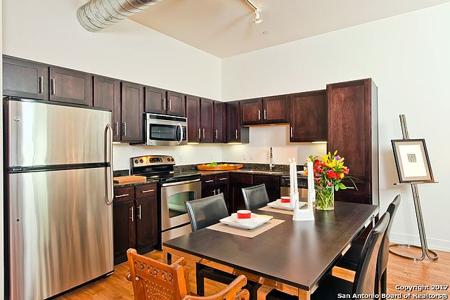2nd image of 1401 S Flores St APT 303