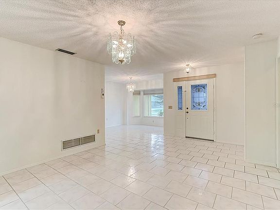 5th image of 4033 Kincord Ln