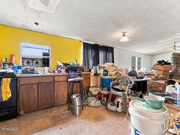 17th image of 146 Birch Drive
