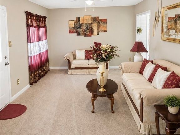 2nd image of 209 Labrook Dr
