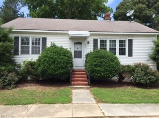 144 Sykes Ct, Smithfield, VA 23430