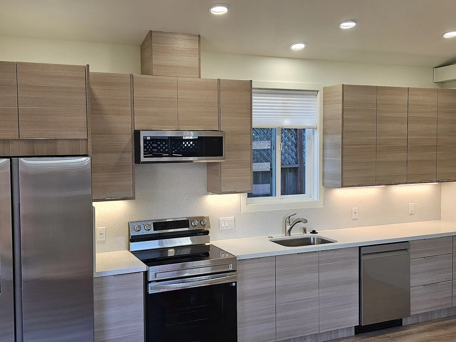 746 Diablo Ave — Photo 2