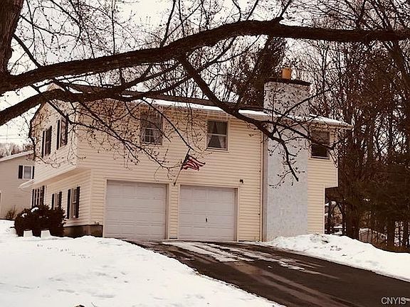 3rd image of 102 Emann Dr