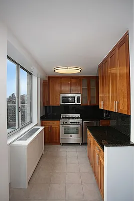 Rented by Manhattan Skyline | media 2