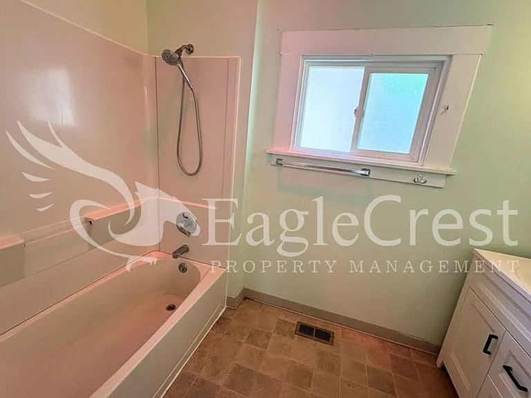 532 Washington St — Photo 66