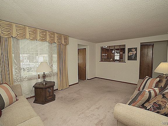 3rd image of 84 Claude Dr