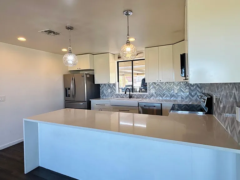 1750 W Pearce Rd — Photo 14