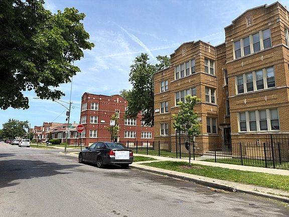5th image of 8006 S Marshfield Ave