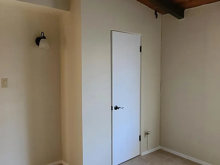 2720 N Warren Ave — Photo 11