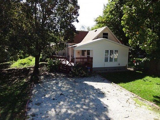 1st image of 324 W Pine St