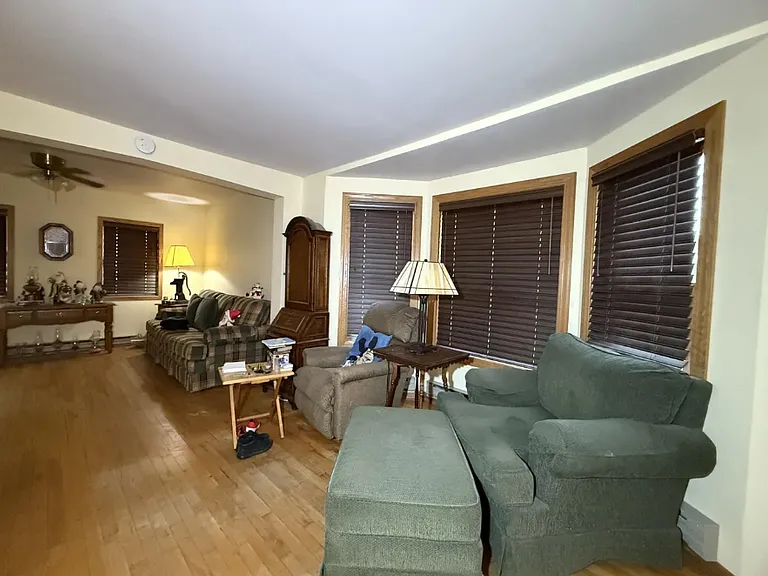 1115 Superior Ave — Photo 13