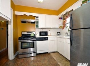 304 Peninsula Blvd, Lynbrook, NY 11563