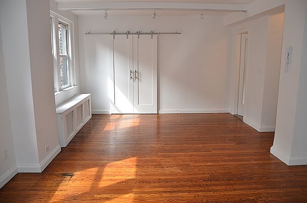 1st image of 304 E 41st St APT 907A