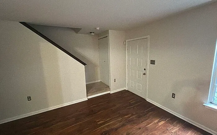 3 bed, 1.5 bath, 1742 sqft, $2,195 — Photo 2
