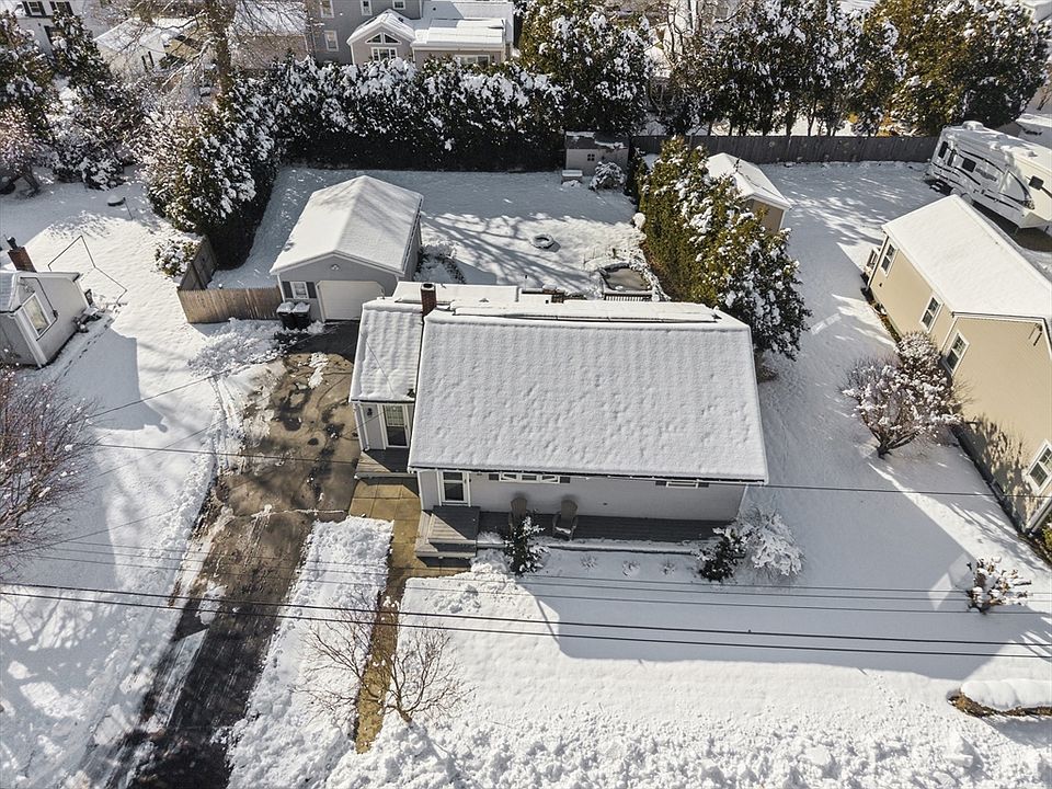 1st image of 69 Coggeshall St