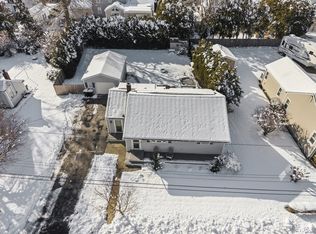 69 Coggeshall St, Dartmouth, MA 02747