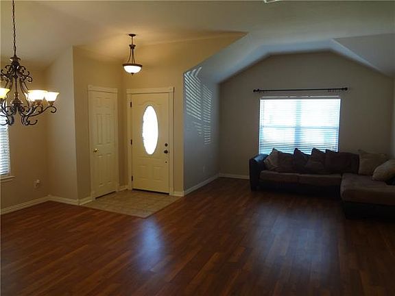 3rd image of 10408 Lake Brook Dr